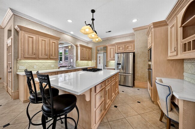 Building Photo - 16410 Emilia Ct