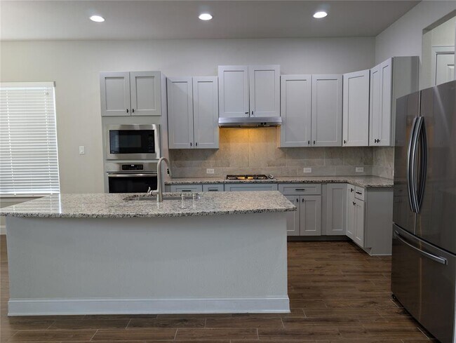Building Photo - 3112 Bouchette Cove