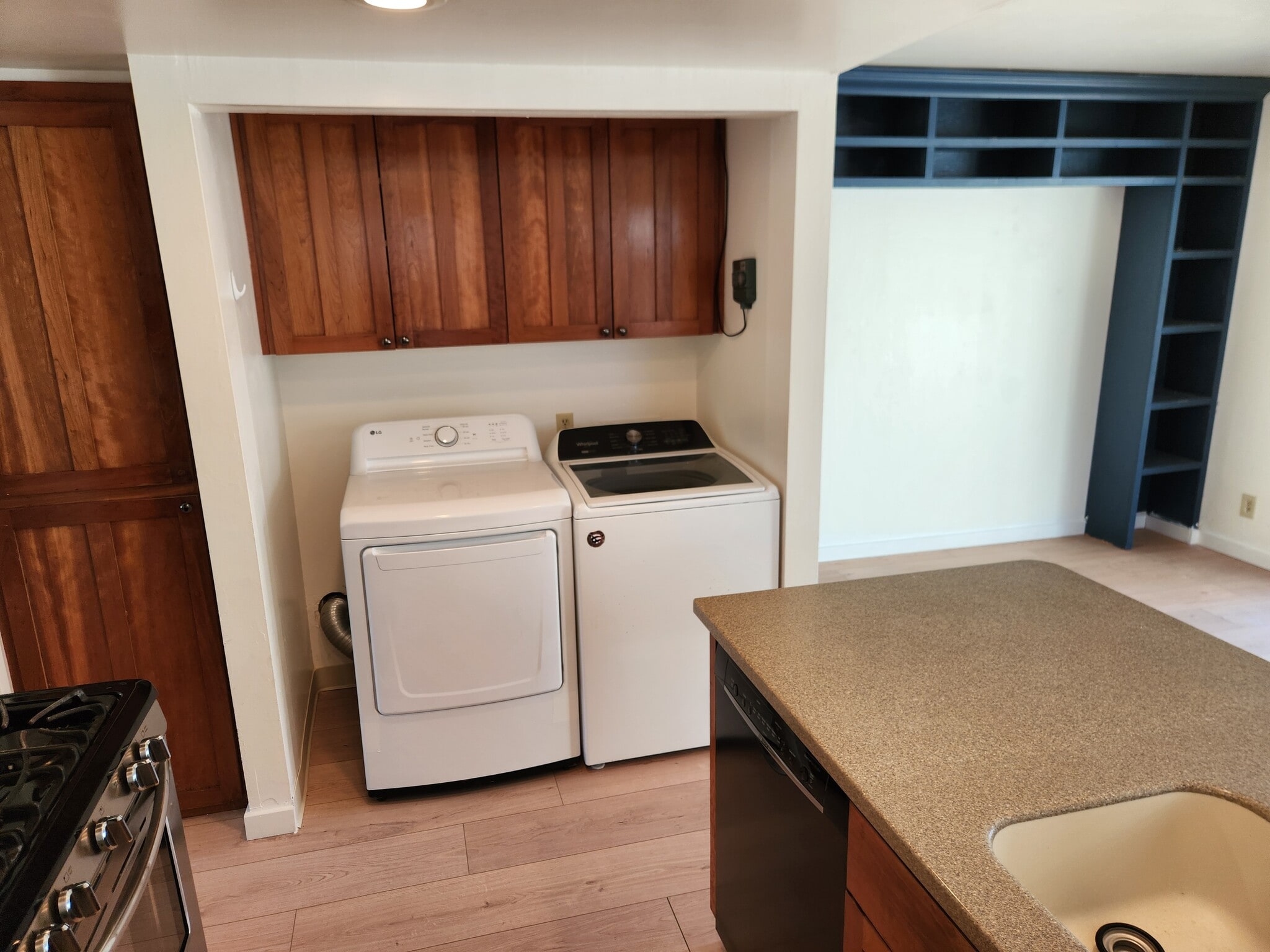 Washer and dryer - 1931 De Vaca Way