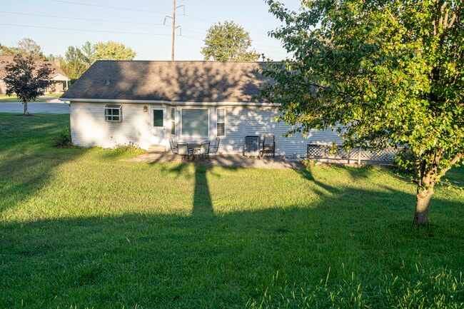Building Photo - 10449 Travis St