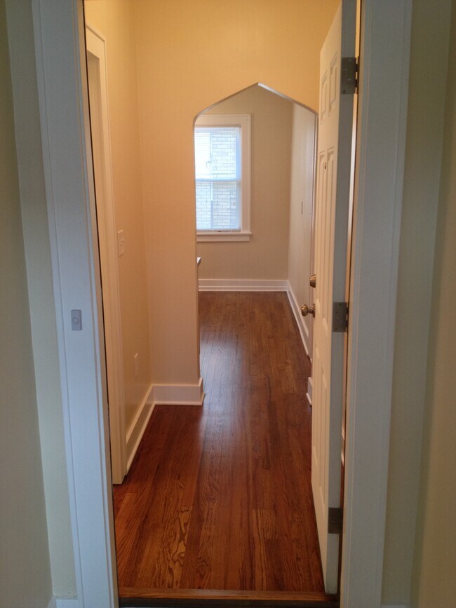 Building Photo - 116 Oak Hill Ave Ave