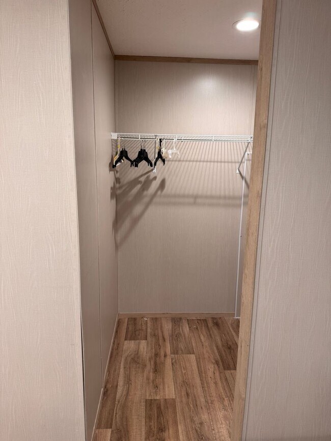 Building Photo - 3 Bedroom || 2 Bathroom in Concord