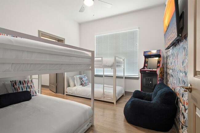 Building Photo - 8890 Founders Square Dr