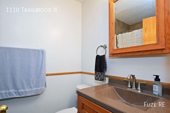 Building Photo - 1110 Trailwood N