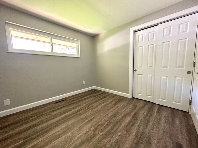 Building Photo - 4408 Lesher Dr