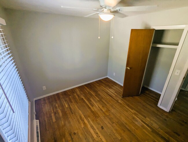 Building Photo - 3 bedroom, 1 bathroom home in College Hill...