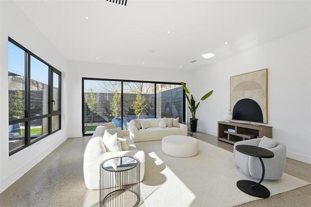 Building Photo - 6803 Tyree St