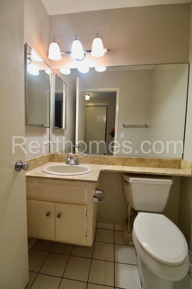 Building Photo - 12235 Wilsey Way