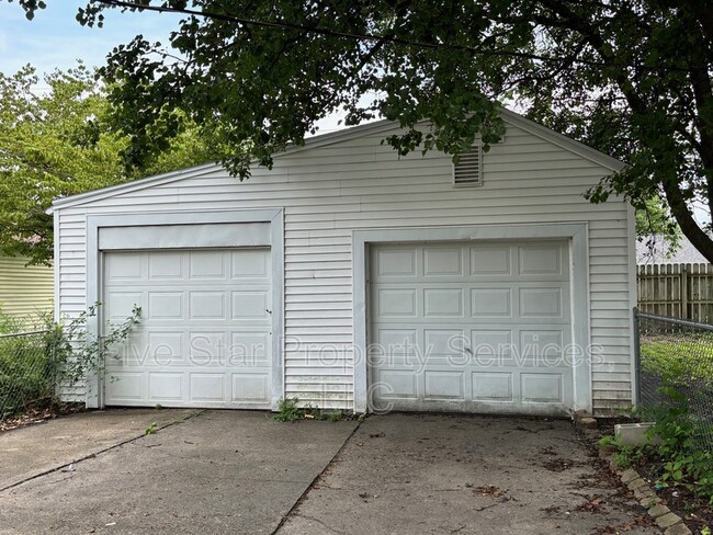 Building Photo - 2404 S Whittier Ave
