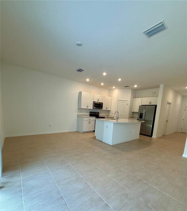 Building Photo - 15132 Cuzcorro Ct