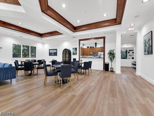 Building Photo - 11075 Lancewood St