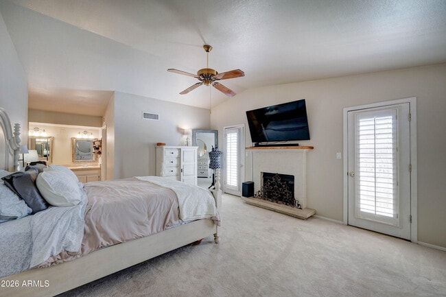 Building Photo - 2511 E Shaw Butte Dr