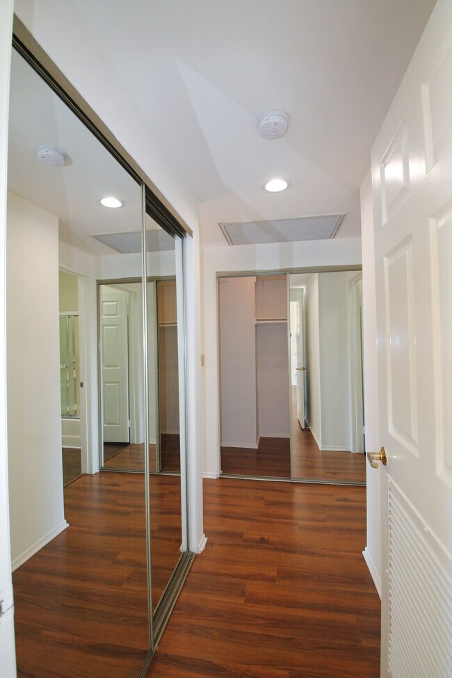 Building Photo - Fulton Apartments