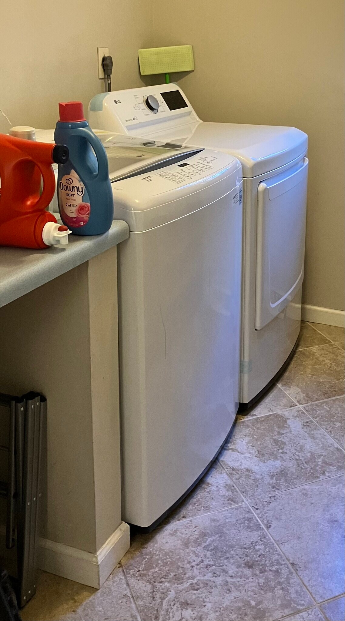 Laundry - 25 Greenfield Manor Rd