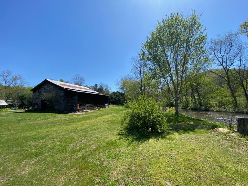 Building Photo - 12 Spruce St