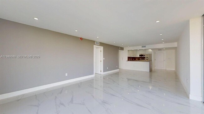 Building Photo - 3625 N Country Club Dr