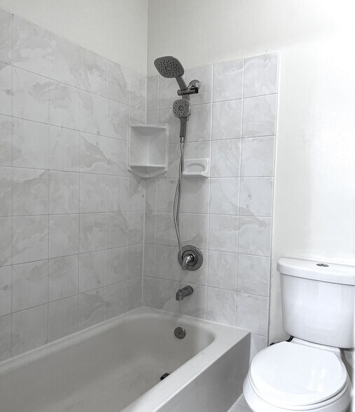 Building Photo - 15840 SW 152nd Ct