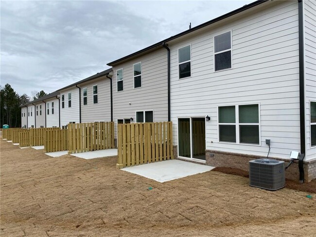 Building Photo - 273 Kenoot Dr