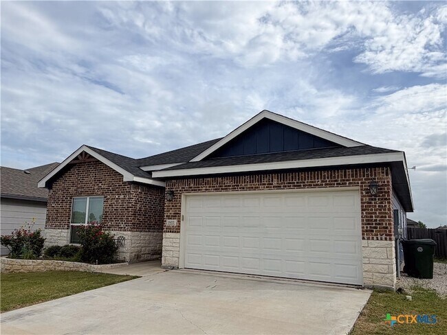 Building Photo - 1602 Flatland Trl