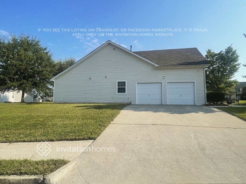 Building Photo - 52 Baywood Dr