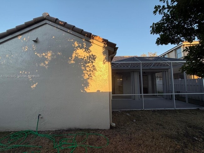 Building Photo - 755 Falling Water Rd