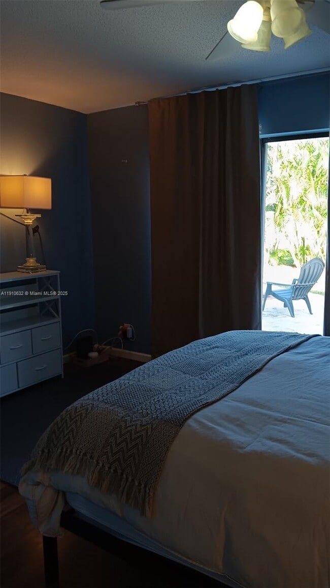 Building Photo - 2560 SW 11th St