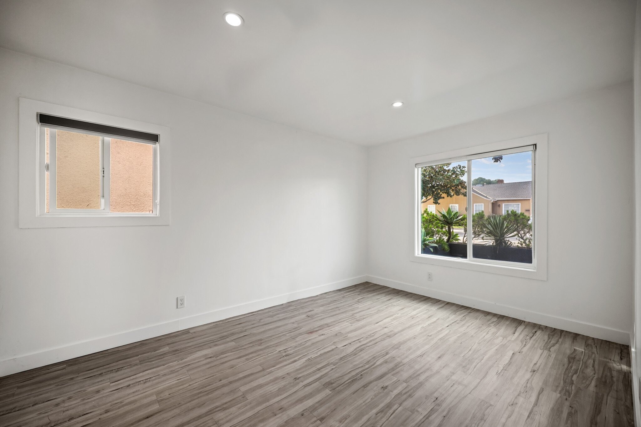 Building Photo - 1101 N Flower St