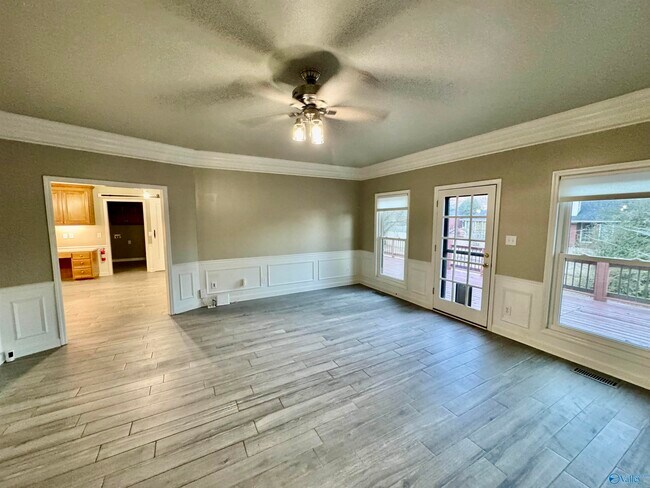 Building Photo - 2316 Little Cove Rd