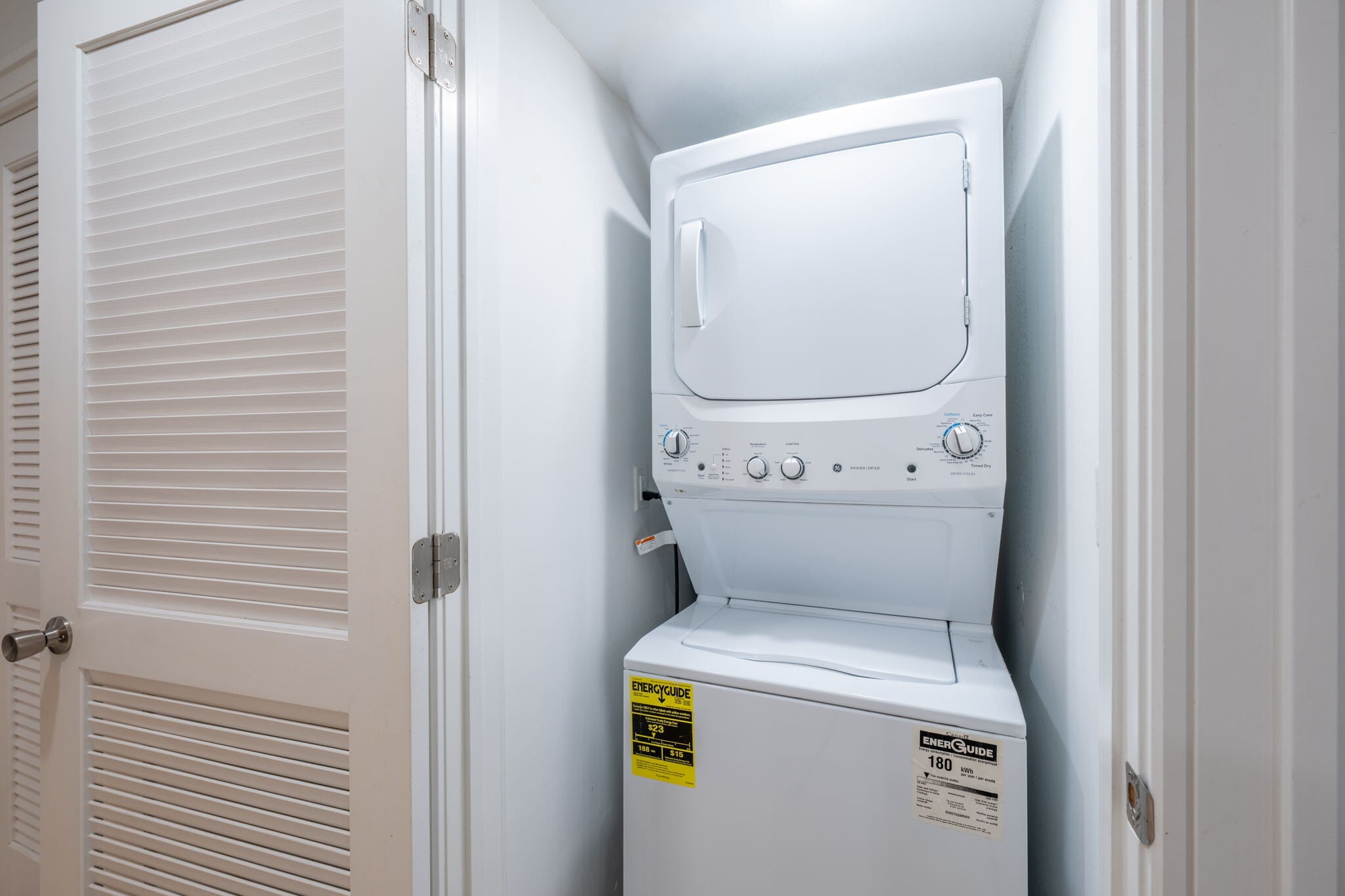 Building Photo - 782 Grand St