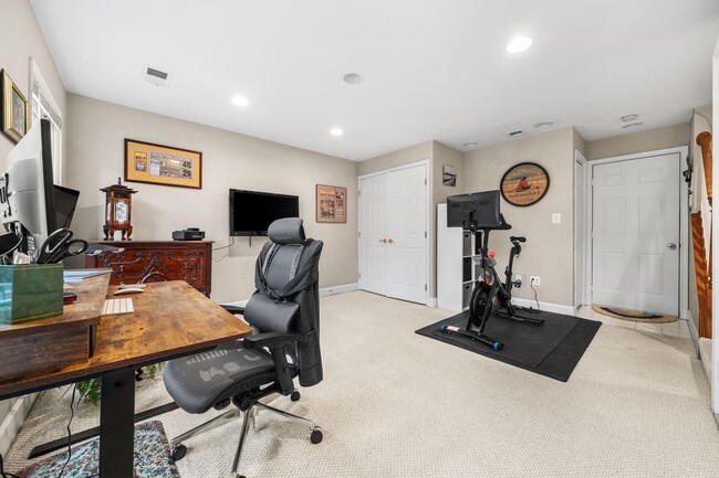 Building Photo - 4620 Knight Pl