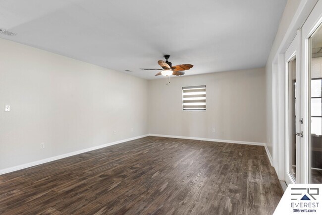 Building Photo - 19 Westford Ln