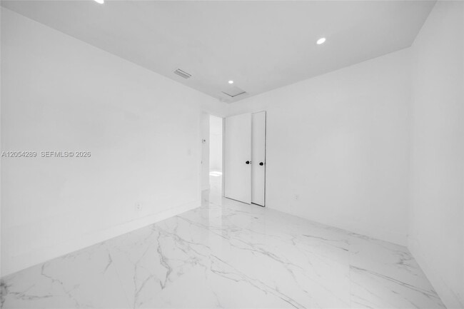Building Photo - 2468 NW 21st St