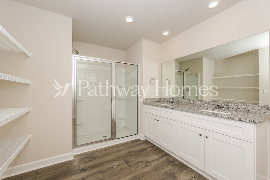 Building Photo - 3514 Quintana Dr