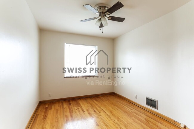 Building Photo - 4185 Indianola Ave