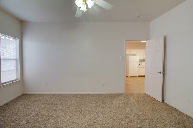 Building Photo - Surrey Ridge Duplex