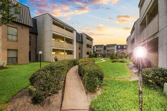 Building Photo - 8517 Hearth Dr