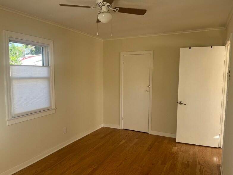 Bedroom - 844 Taber Ave