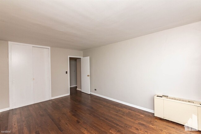 Building Photo - 1 br, 1 bath Condo - 6157 N Sheridan Rd