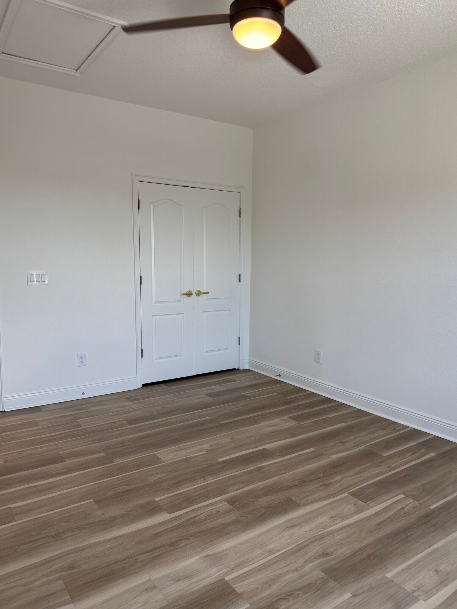 Building Photo - 8447 Rothman Aly