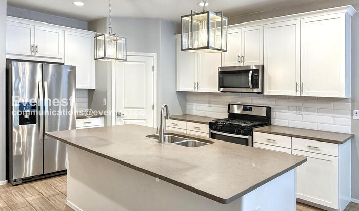 Building Photo - 10667 W Filbert St