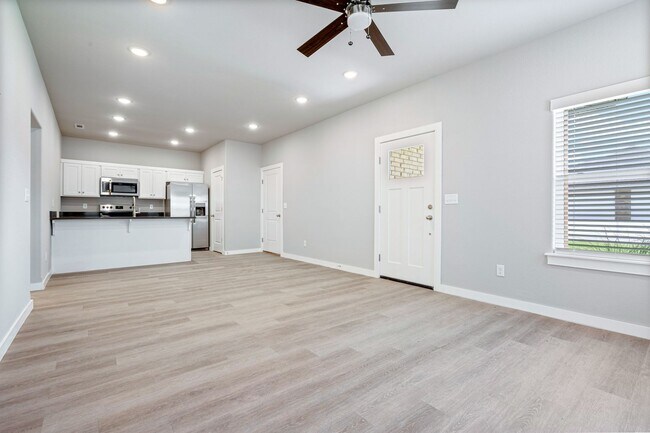 Building Photo - 259 N Wild Goose Ave