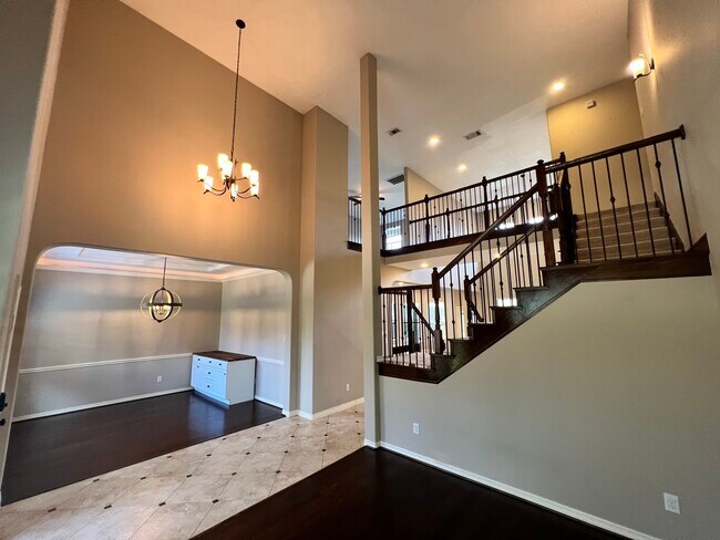 Building Photo - 7007 Fall Creek Ln