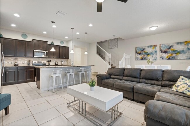 Building Photo - 2428 Dubai St