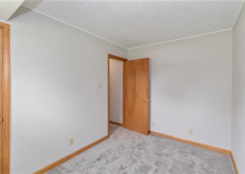 Building Photo - 613 Roberta Ct
