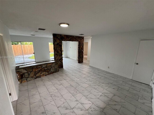 Building Photo - 4421 NW 33rd St