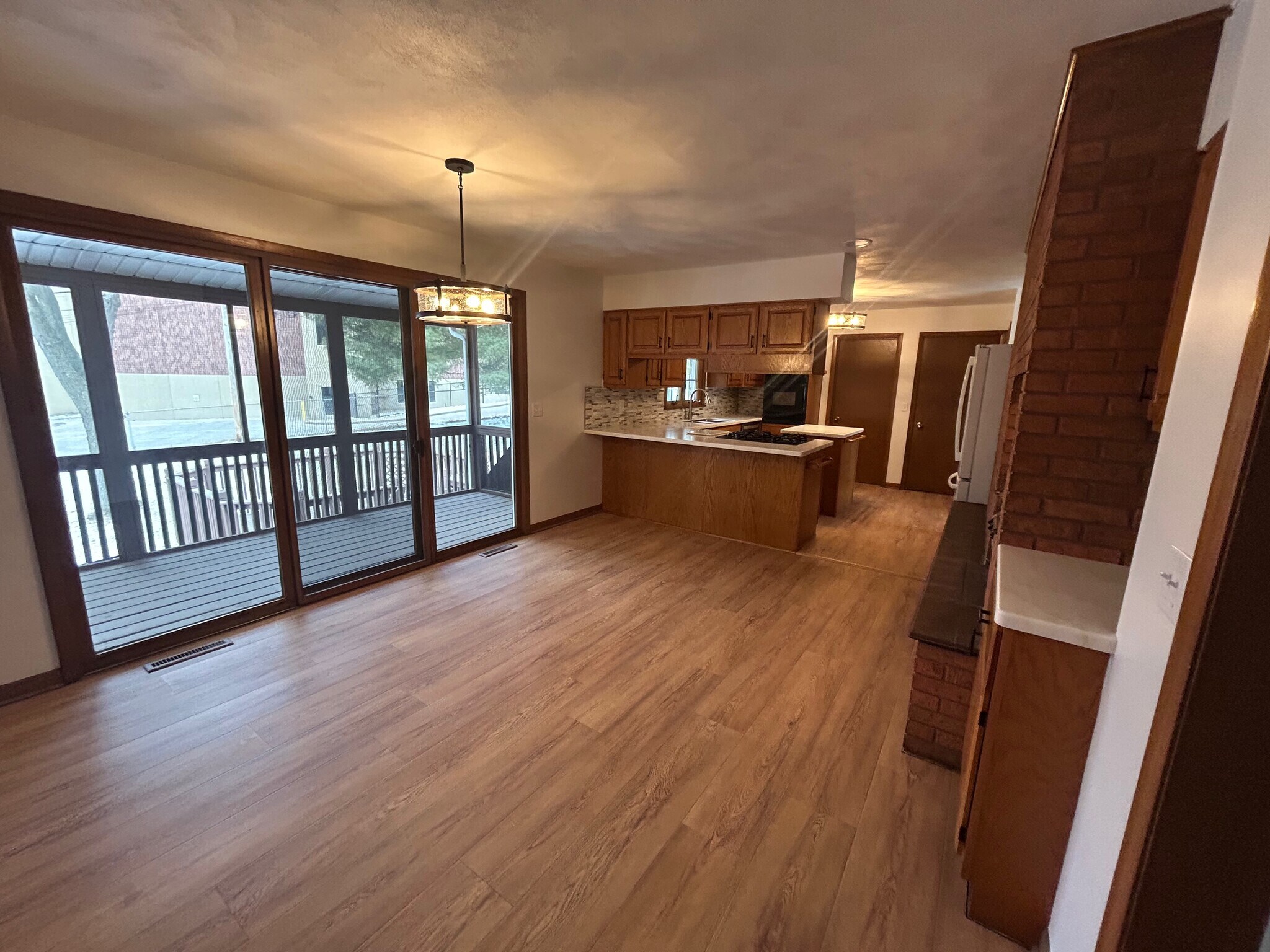 Dining area 15' x 12' - 1511 Hillcrest Ct