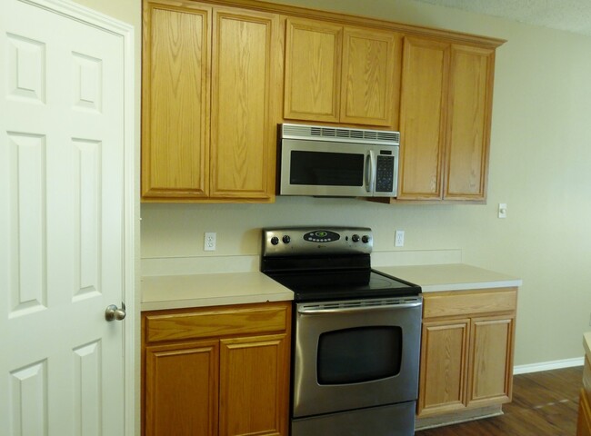 Building Photo - 3 Bedroom in Eagle Mountain-Saginaw Schools