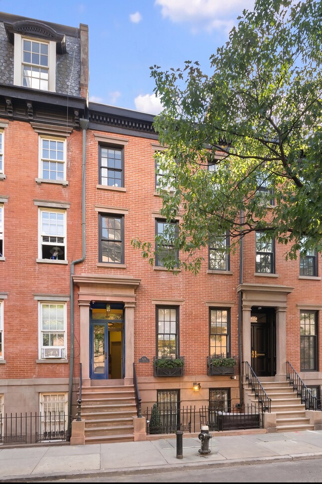 Building Photo - 426 W 22nd St