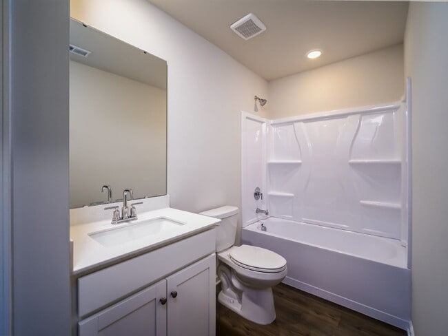 Building Photo - "Experience Spacious Living in This 4-Bedroom, 3-Bath Gem on Swallow Tail Drive, Belmont!"