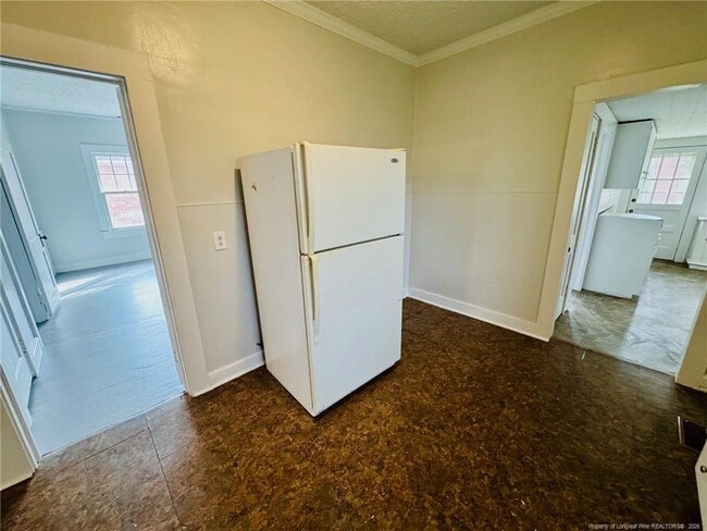 Building Photo - 411 Carthage Rd